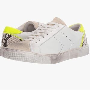 Good used condition Steven low top sneakers. Sz 8